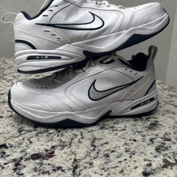 Nike Air Monarch