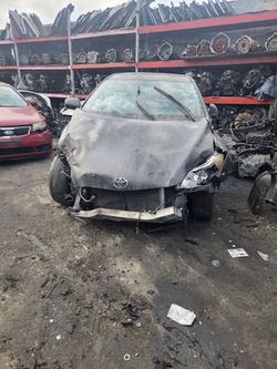 2009 Toyota  Matriz For Parts