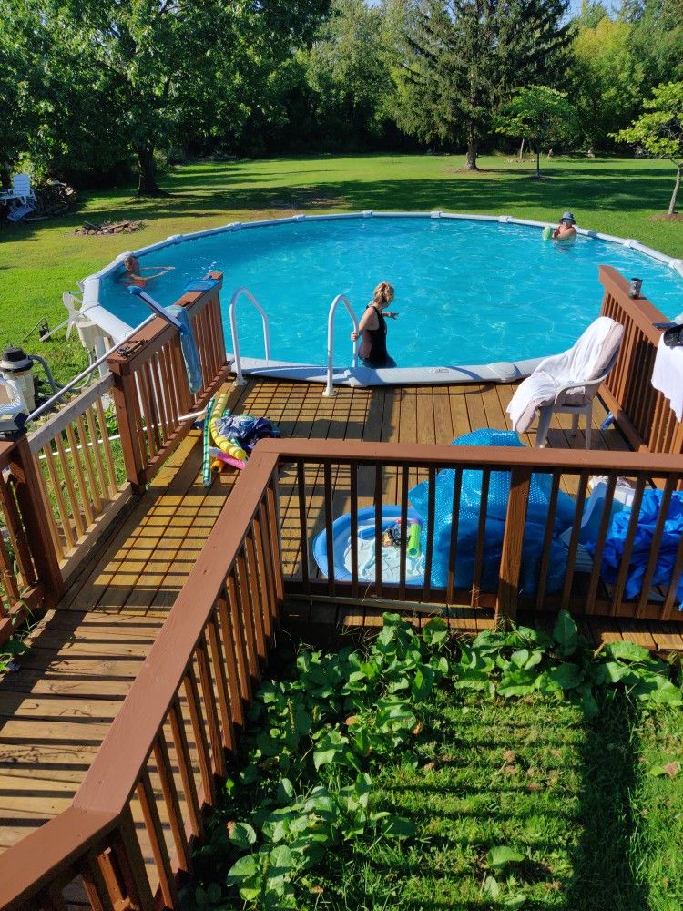 27 Round Swimming Pool