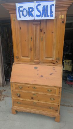 THOMASVILLE Secretary /Desk