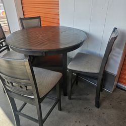 Table Chairs 