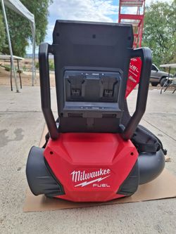 Milwaukee M18 FUEL 650 CFM Dual Battery  Backpack Blower (Tool Only)