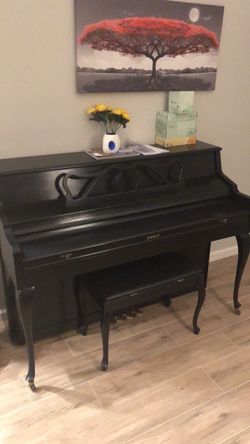 Piano in excellent condition; all keys play properly.