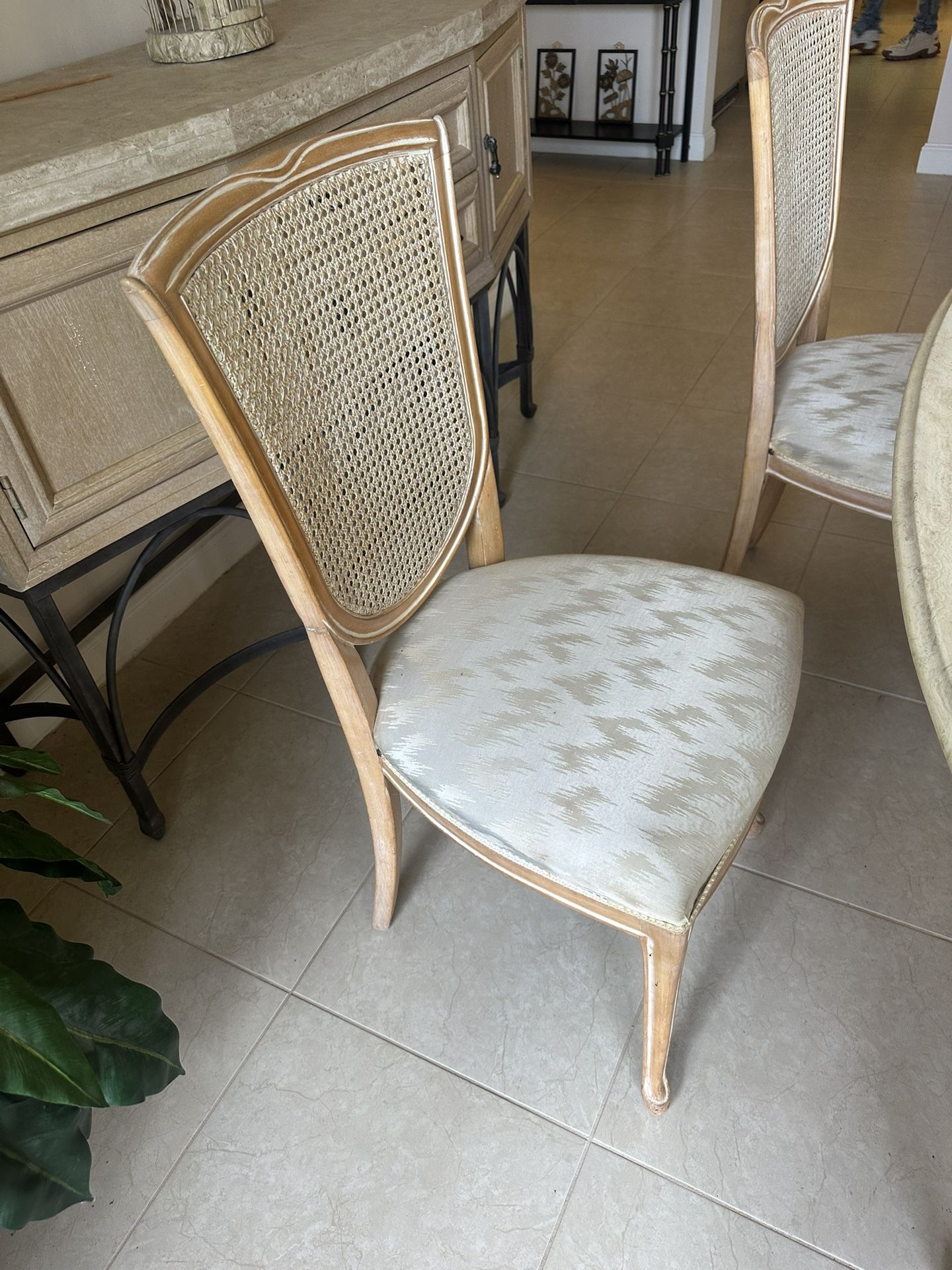 6 dining room chairs-4 regular 2 arm chairs