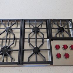 36" Stainless 5 Burner Wolf Professional Natural Gas Cooktop