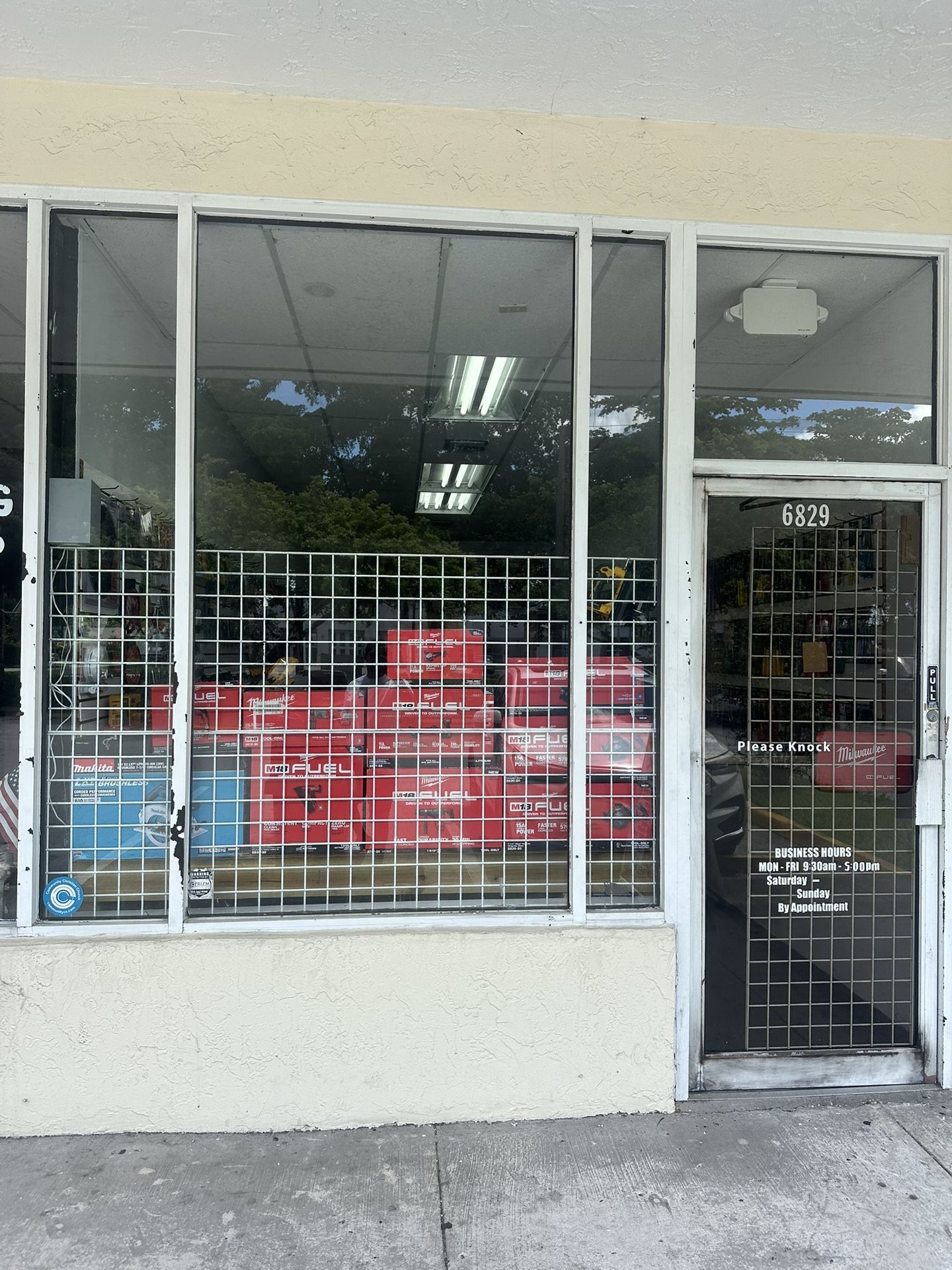 Dewalt And Milwaukee Tools