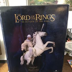 Lord Of The Rings Gandalf And Shadowflax Statue