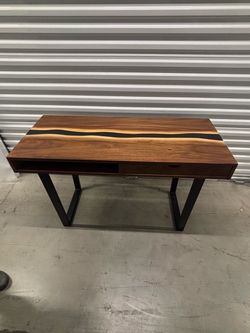 Computer desk