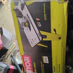 RYOBI  ROUTER TABLE