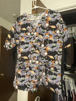 Scrubs Nursing Medical 2X lightly used.