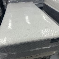 TWIN XL KLUFT AIRELOOM HYBRID MATTRESS & BOX SPRING BED SET