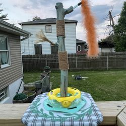 Cat Scratcher (READ DESCRIPTION)