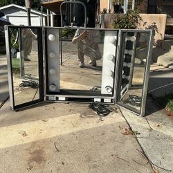 Portable Mirror Makeup Kit