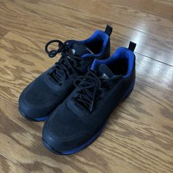 carhartt steel-toed work shoes