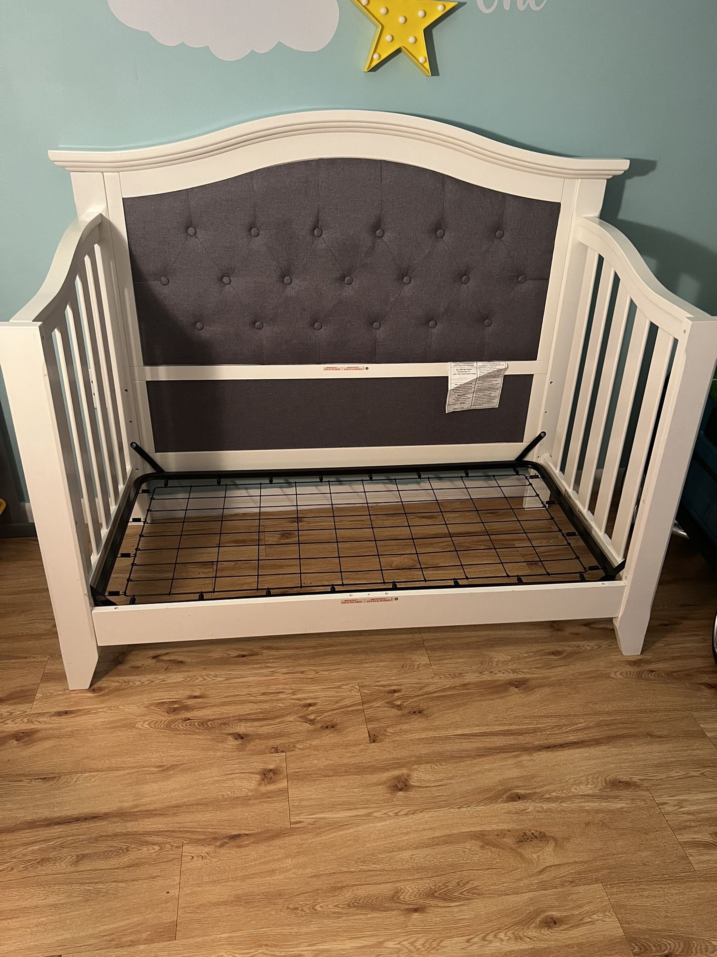Nursery Crib & Dresser W/ Changing Table 