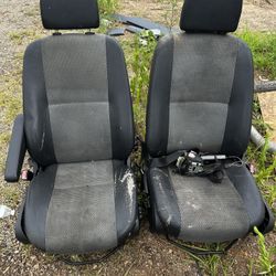 Front seats dodge sprinter 