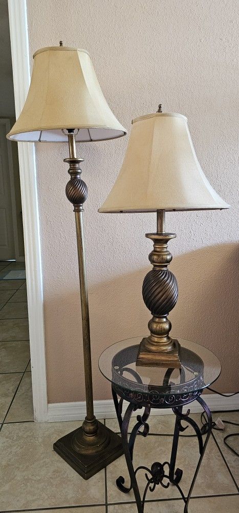 (2 Set)Kirklands Lamps