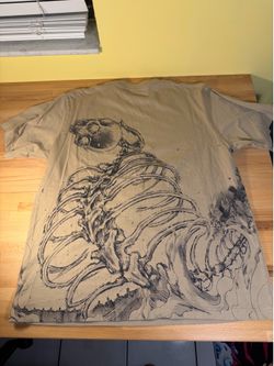 UNIQLO Attack on Titan T-Shirt Size L