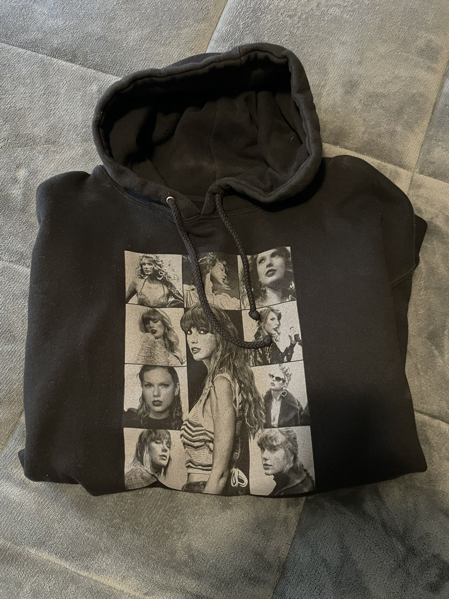 Taylor Swift Black Eras Tour Seattle XXL Porch Pickup