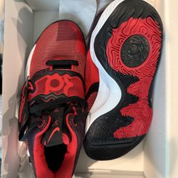 NEW - Nike KD Trey 5 X - Size 7.5M 9W 