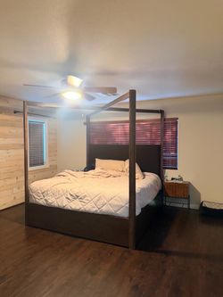 King Canopy bed