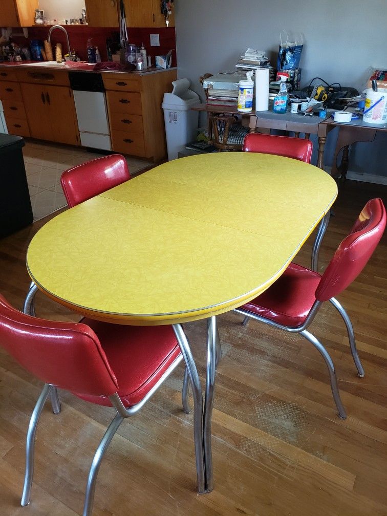 1950's Vintage Chrome Furniture Kitchen Table W/4 chairs