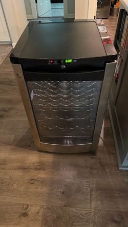 GE Profile Wine Fridge / Wine Cooler – Model PWR04FANBS – Stainless Steel