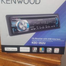 Kenwood  KDC-352U Receiver.