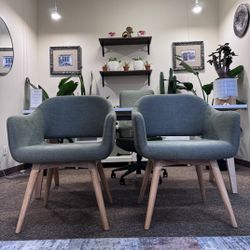 Saron Contemporary Mondern Lounge Chair 