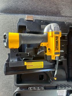 DeWALT 18 Gauge Staple Gun