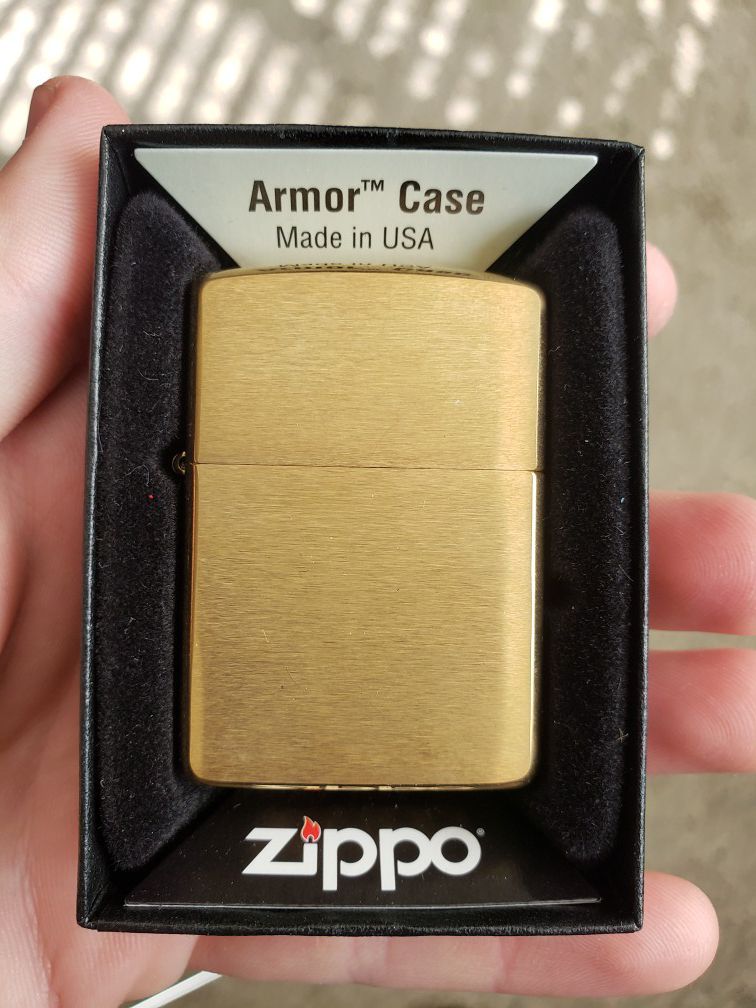 Zippo Armor Brushed Brass Lighter