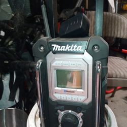 Radio Makita Radio Y Bluetooth $100