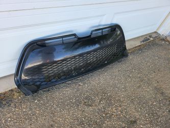 2017 2018 2019 Toyota Corolla SE Front Lower Grille Oem