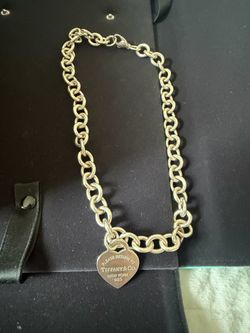 Tiffany & Co women’s necklace