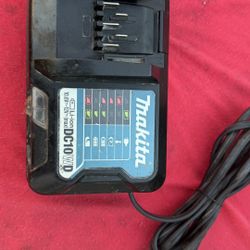 Makitta Charger 10.8