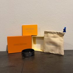 Black Leather Bracelet with Silver Accents 💳