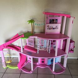 Barbie House Great Condition