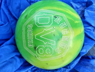 DV8 Ruckus Schizo 16 lbs NIB Bowling Ball 