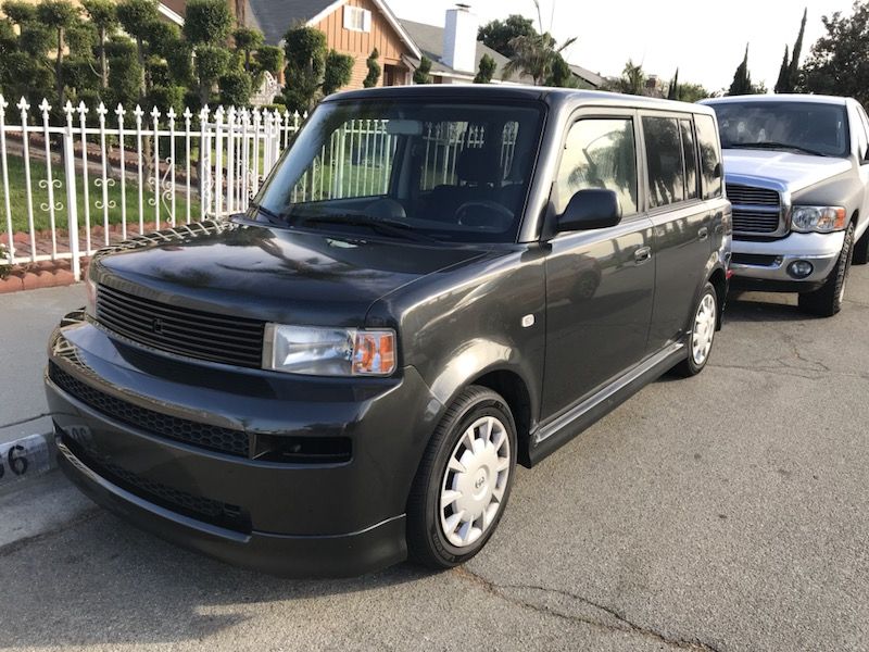 Scion xB 2006 en perfectas condiciones a toda prueba es el que usa mi esposa raso de venta es por que nesesitamos una mas grande la familia está crec