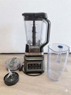 Ninja Auto-iQ Blender System with Accessories - Like New