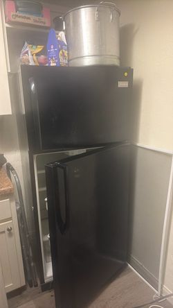 Frigidaire Black Top-Freezer Refrigerator