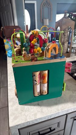 Entertainment wood toy for toddler