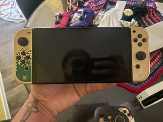 Nintendo Switch OLED Zelda Tears of the Kingdom Edition