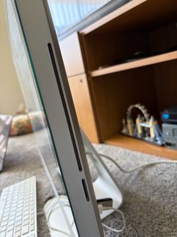 21.5” iMac Desktop