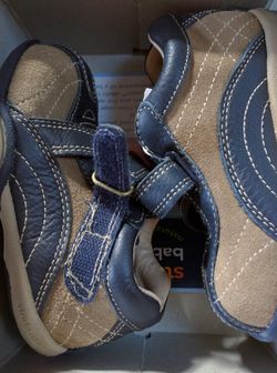 Brand New Stride Rite Shoes size 7W