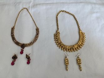 Lot necklace & earrings