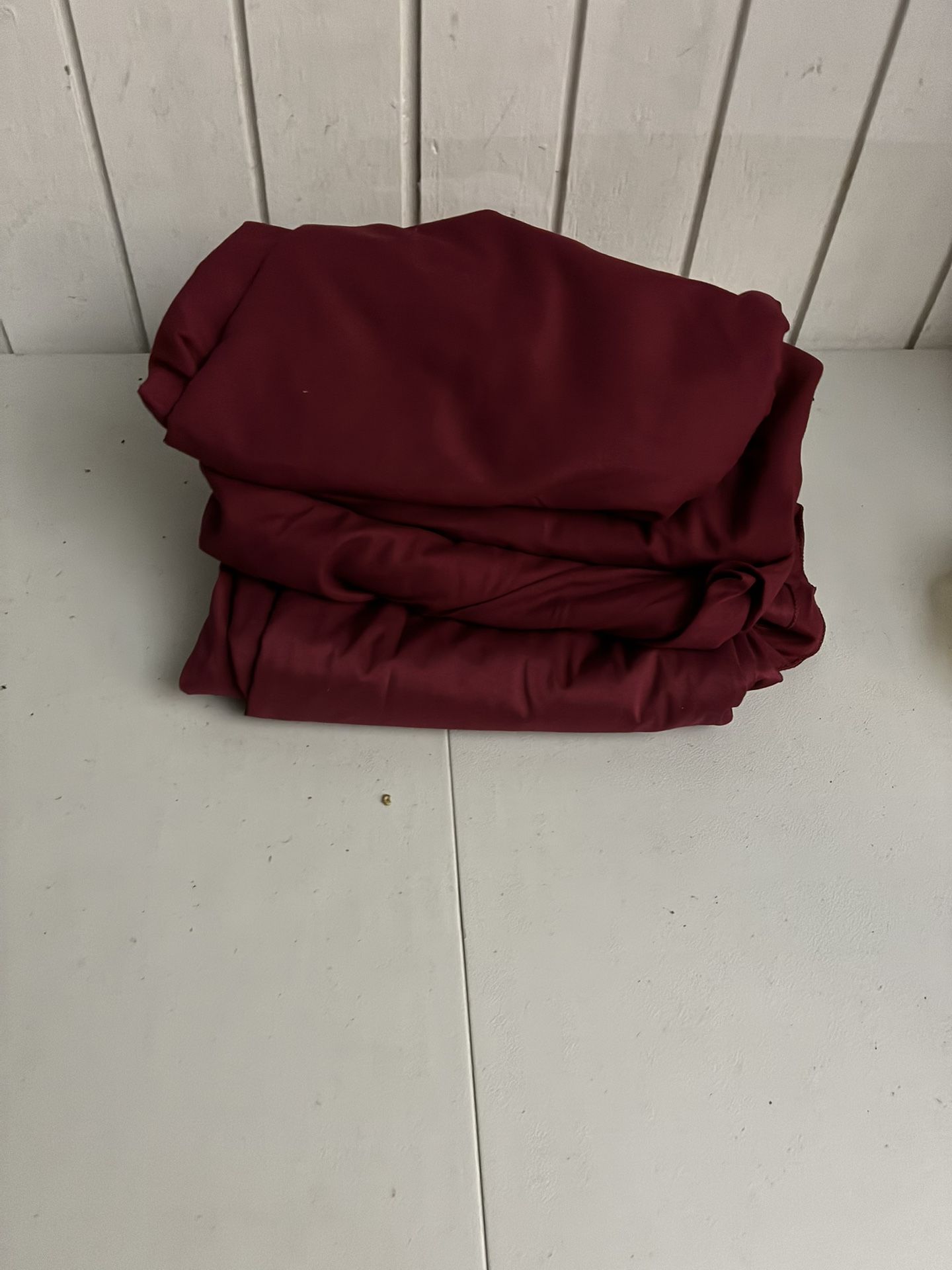 4 Red Round Table Cloths