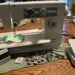 Sewing Machine Riccar 