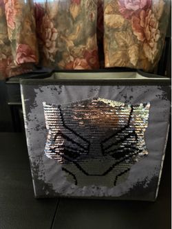Marvel Black Panther reversible sequin storage cube