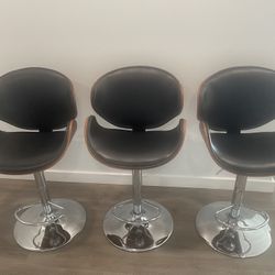 Swivel And Height Adjustable Bar Stools 